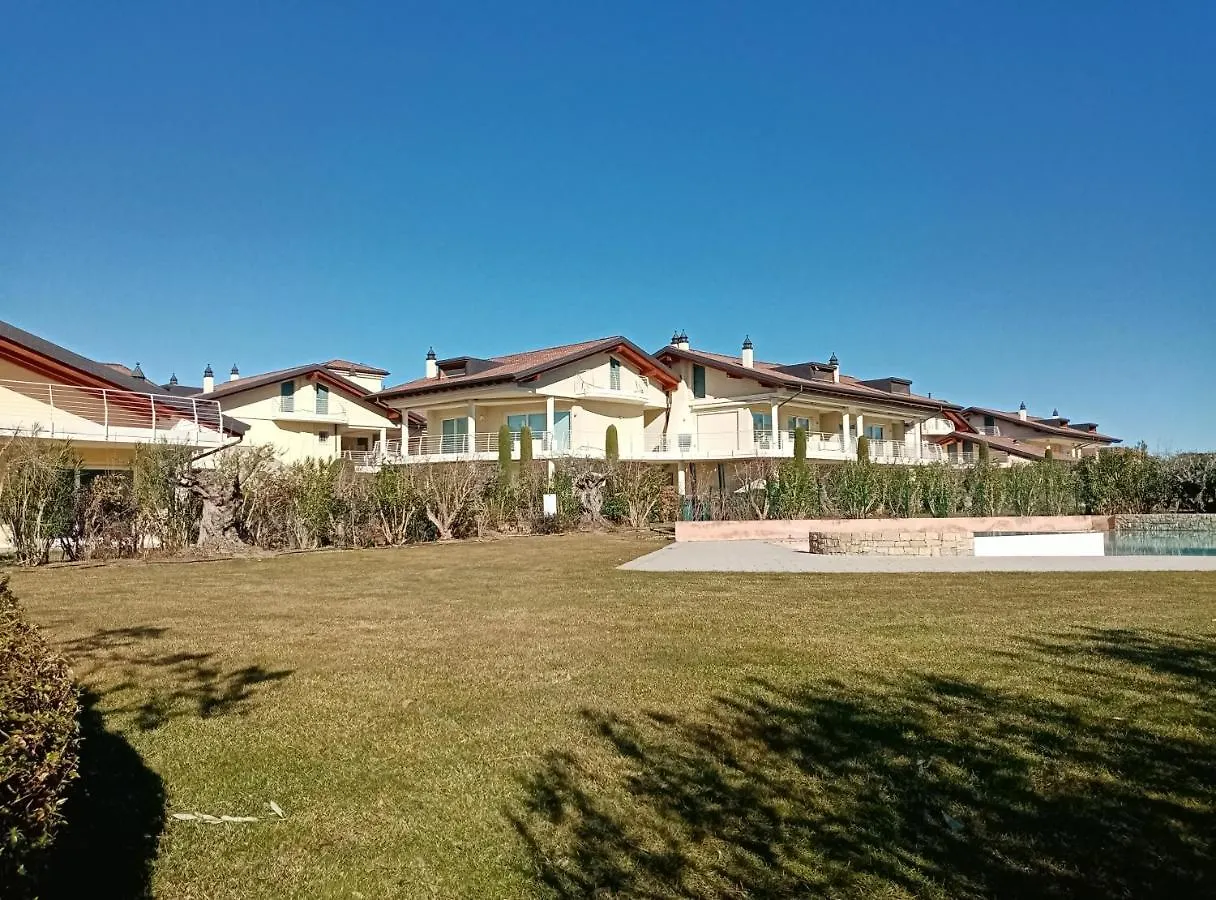 Garda Relax Sirmione - Lake View Apartment 0*,  イタリア