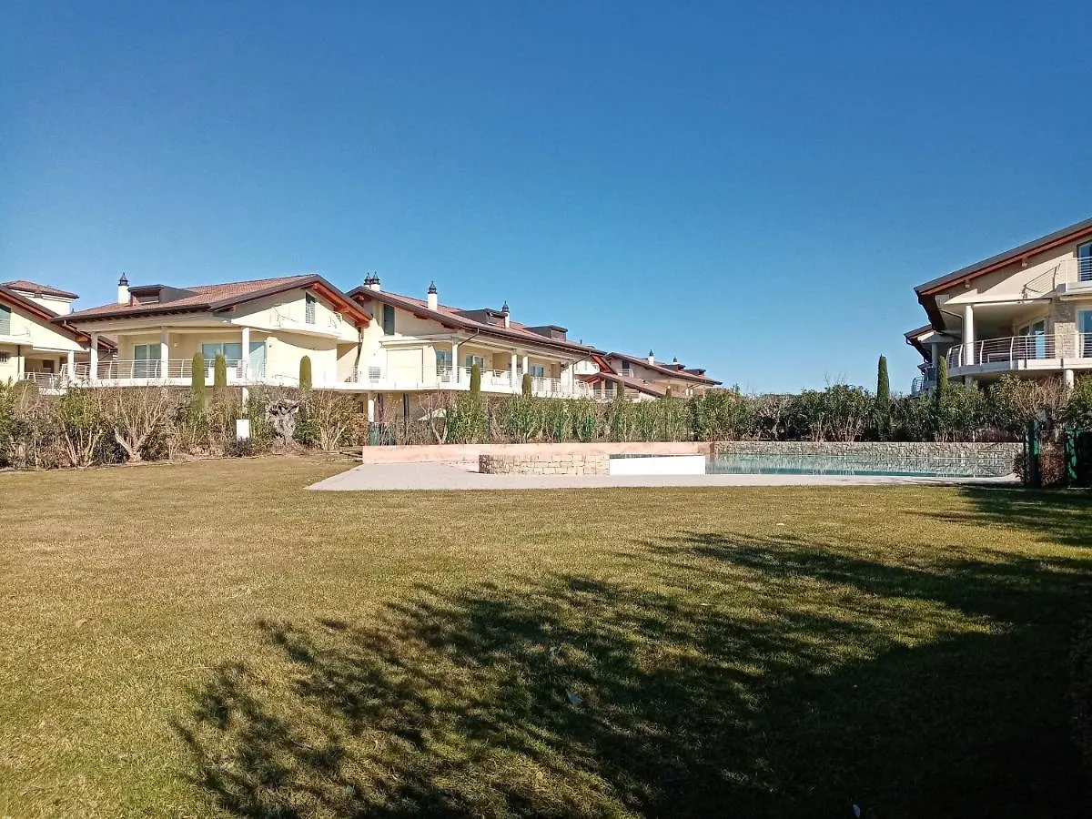 Garda Relax Sirmione - Lake View Apartment 0*,  イタリア