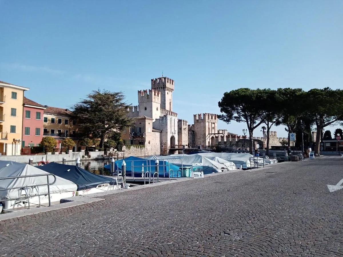 Garda Relax Sirmione - Lake View Apartment 0*,