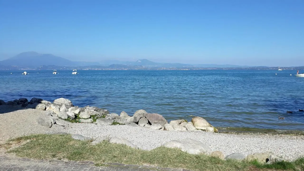 Garda Relax Sirmione - Lake View Apartment イタリア