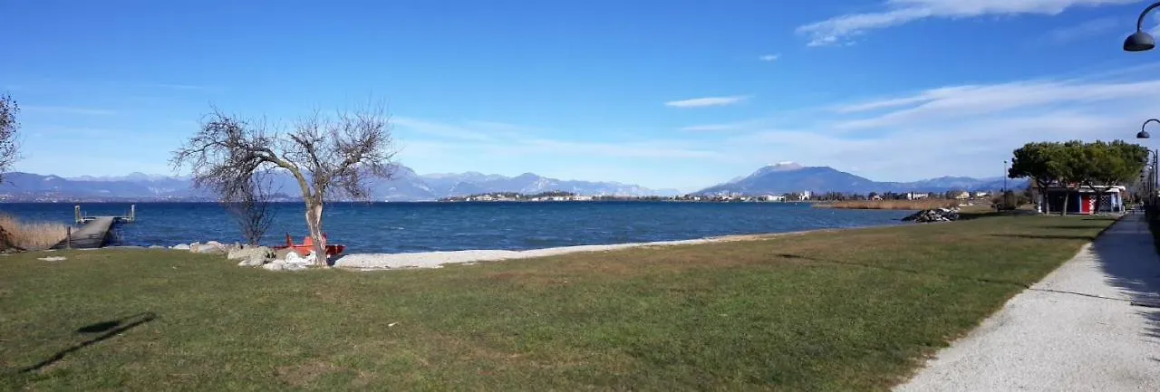 Garda Relax Sirmione - Lake View Apartment Italy