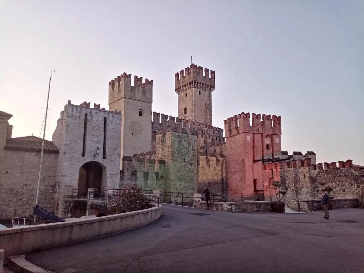 Garda Relax Sirmione - Lake View Apartment イタリア