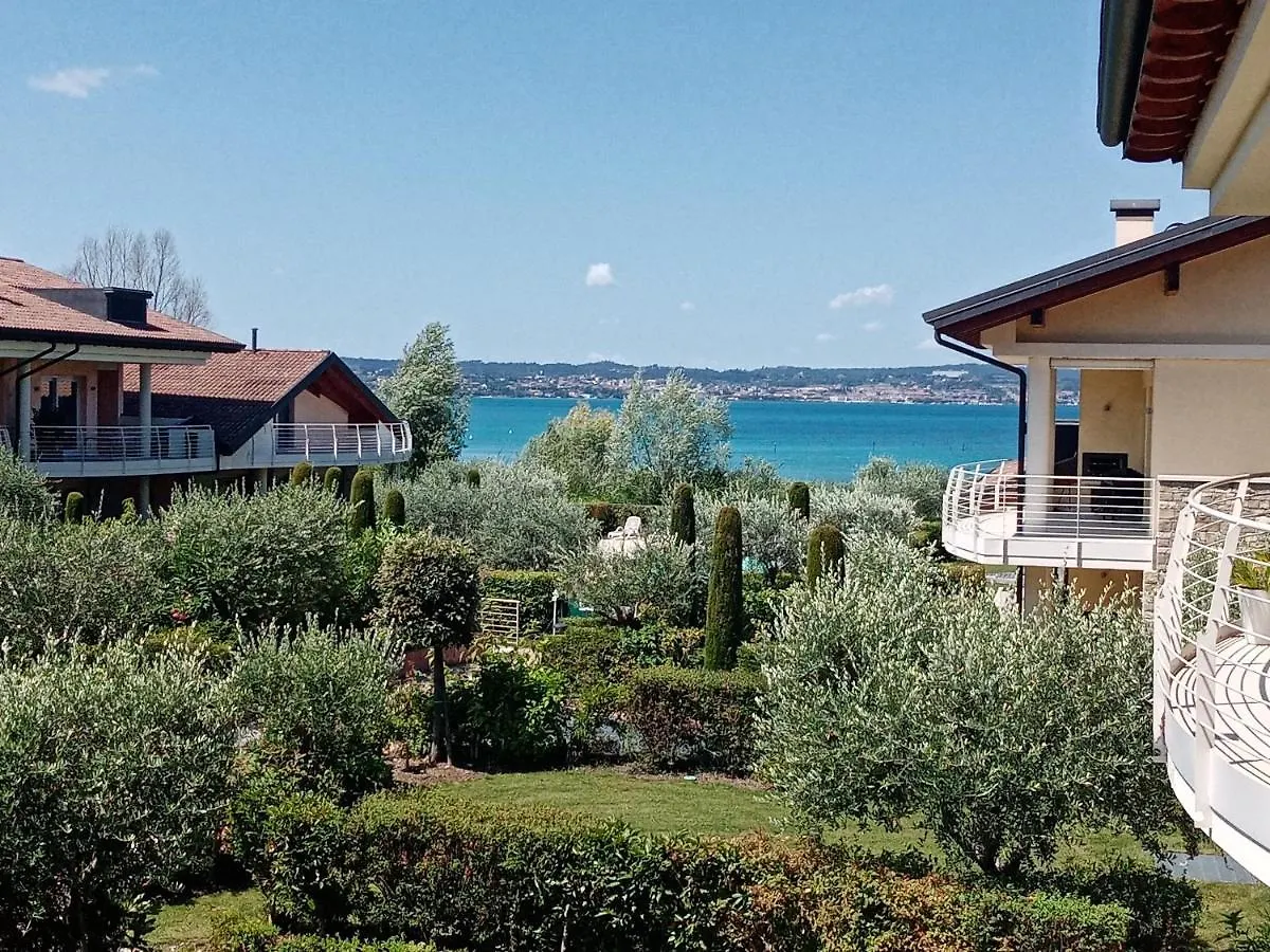 Garda Relax Sirmione - Lake View Apartment 0*,  イタリア